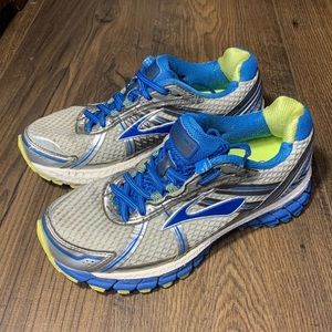 WOMENS Brooks GTS 15 Running Shoes (Size 6)